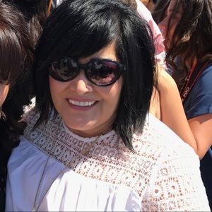 Meet your Posher, Sandy